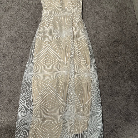 NWT Lemalayla Elegant Beige and White Women's Dress - Picture 4 of 7